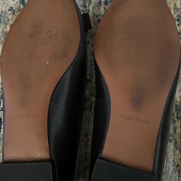 Cole Haan sleek black flats, pointed toe with bow. Size 8B. - Picture 4 of 8
